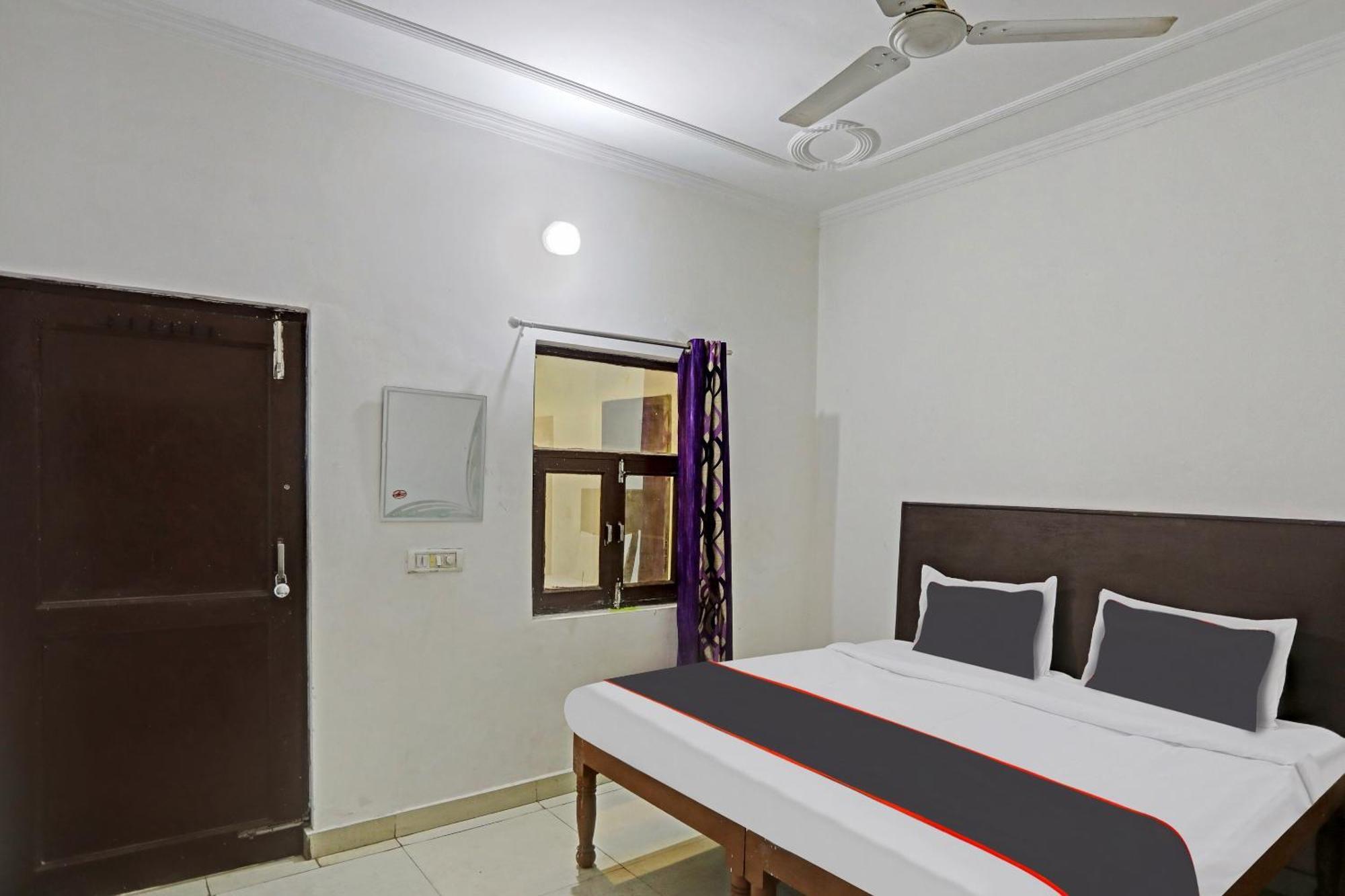 Collection O Mayank Guest House Near Iskcon Temple Noida Kalkaji Devi Exterior photo